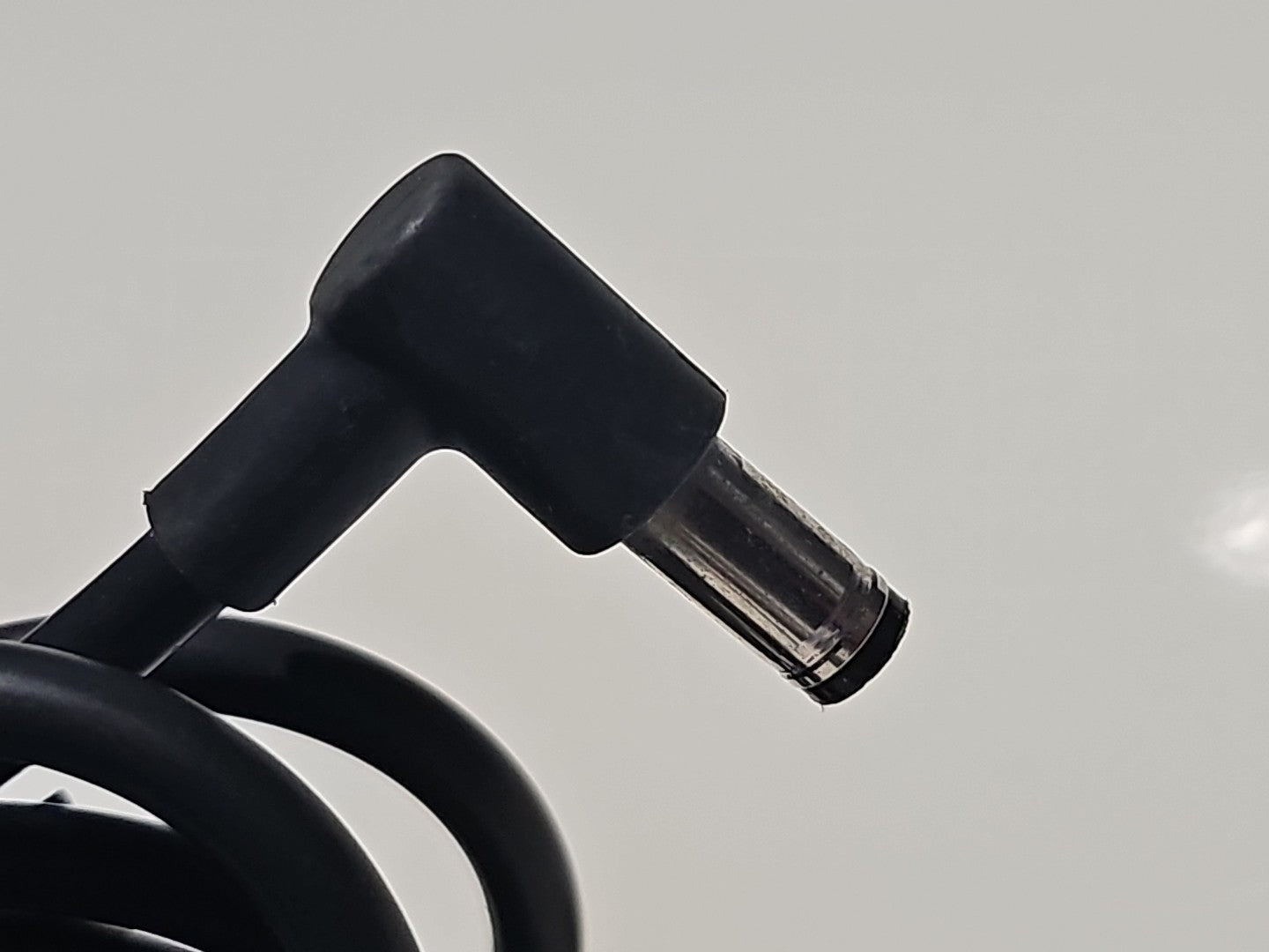 adapter (Image 3) — Preowned