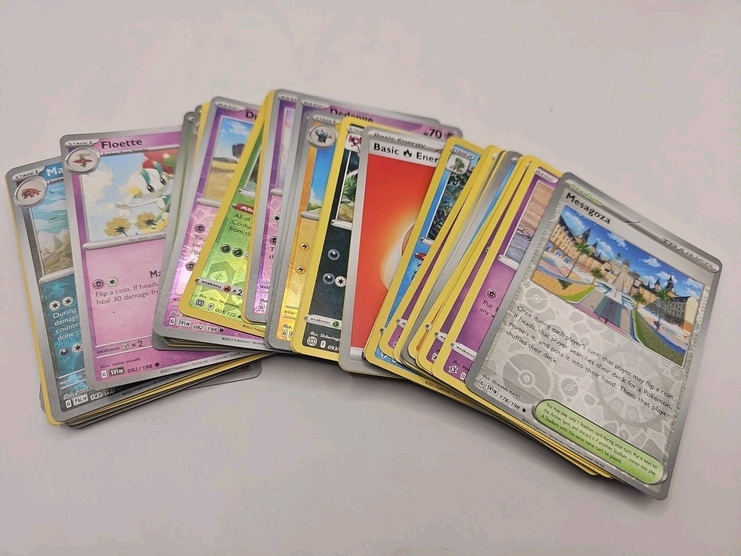 Pokemon Random Cards All Genuine Collection Bulk device front (Image 1) — Second-Hand