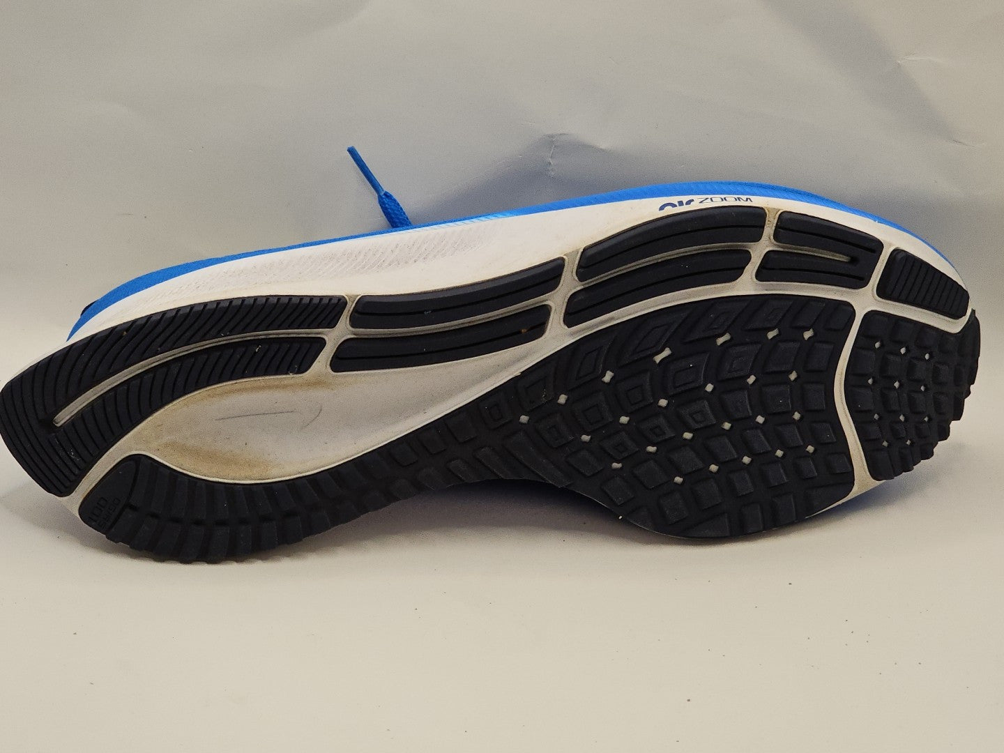 shoe profile (Image 10) — Preowned
