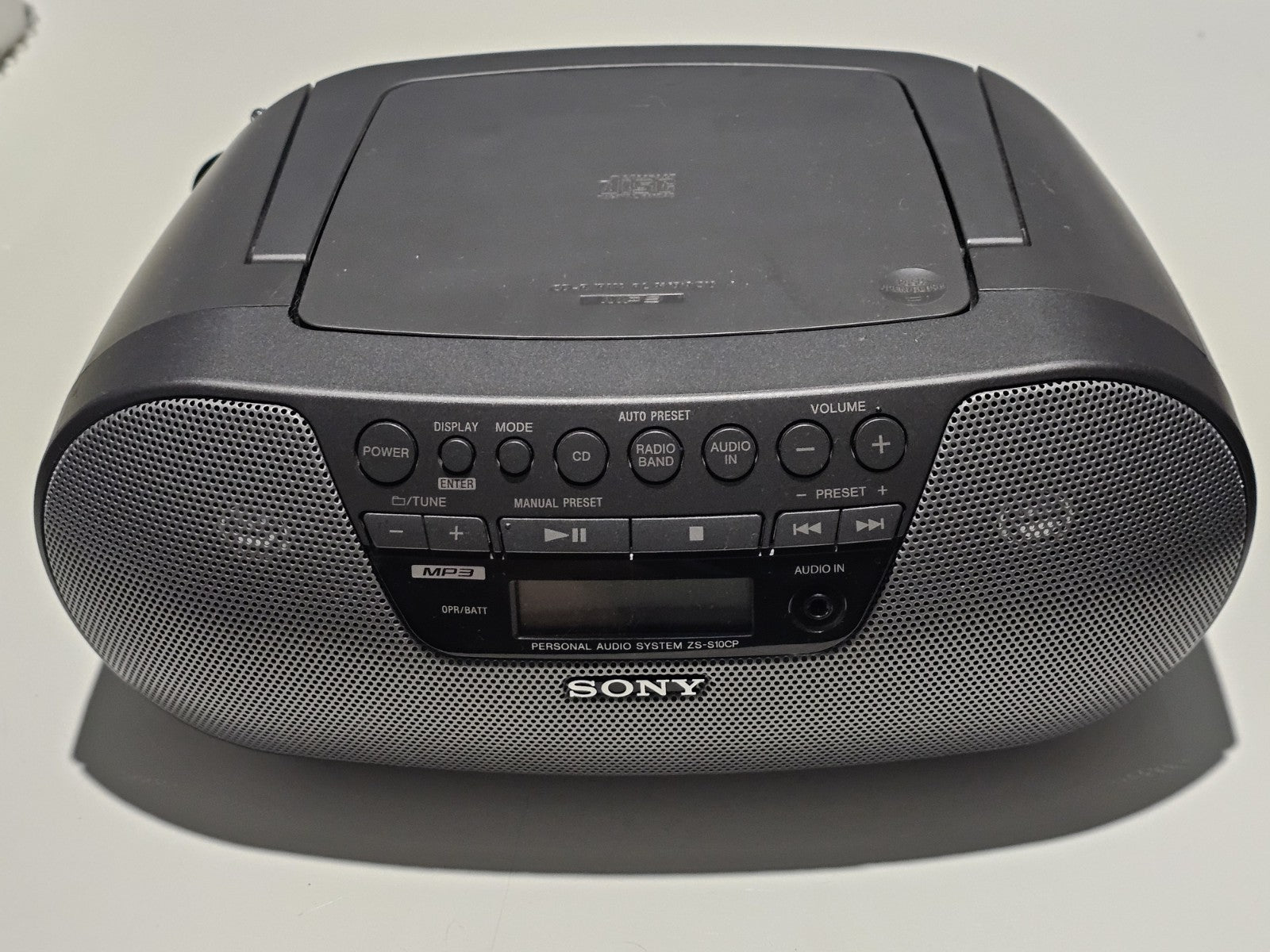 Sony ZS-S10CP Portable CD MP3 Player AM/FM Radio AUX - Tested & Working in VCG! cap/hat front (Image 1) — Second-Hand