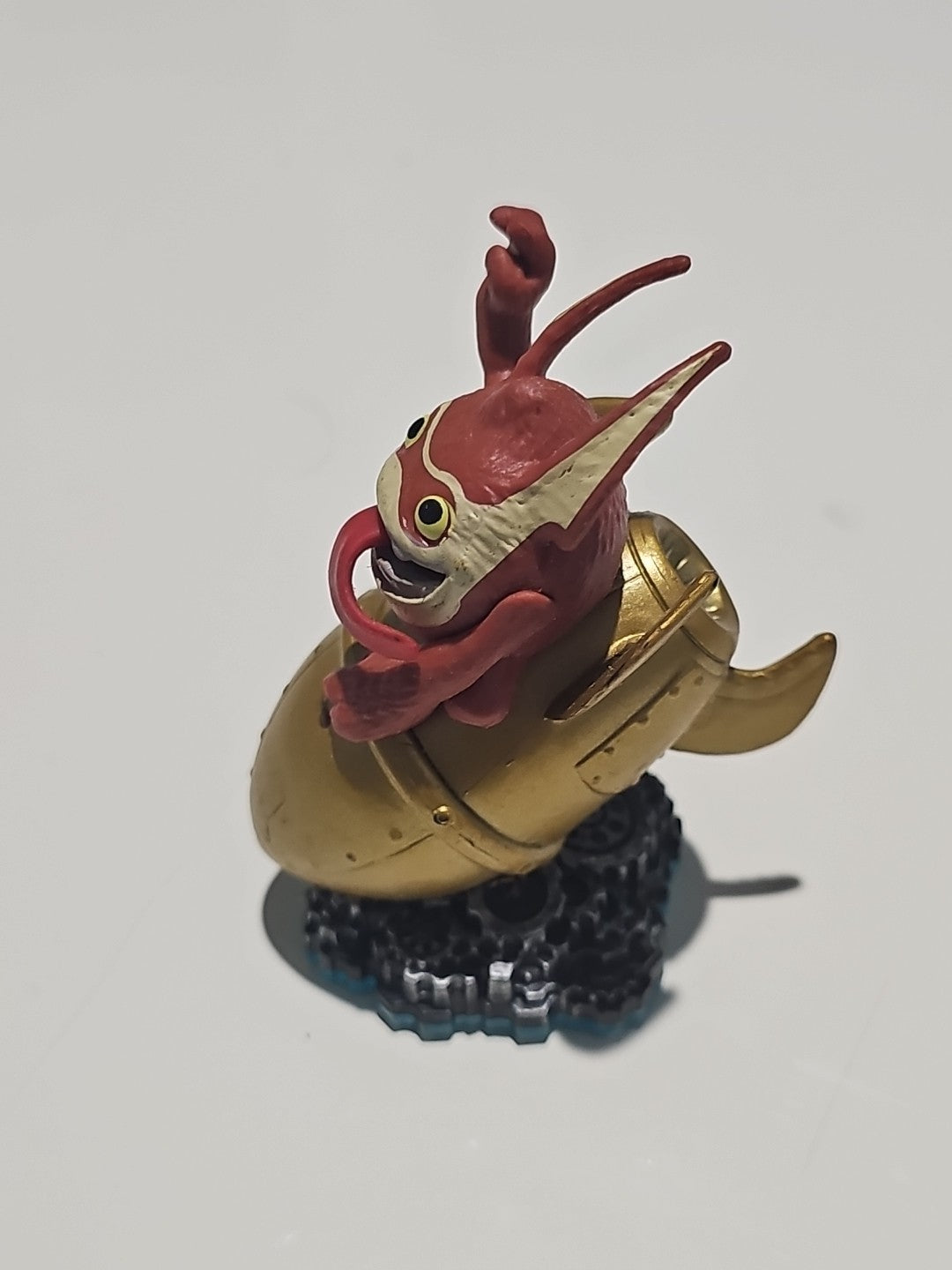 figure front (Image 3) — Preowned