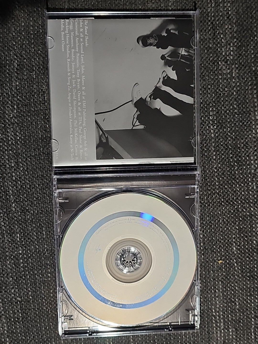 product photo (Image 3) — Preowned