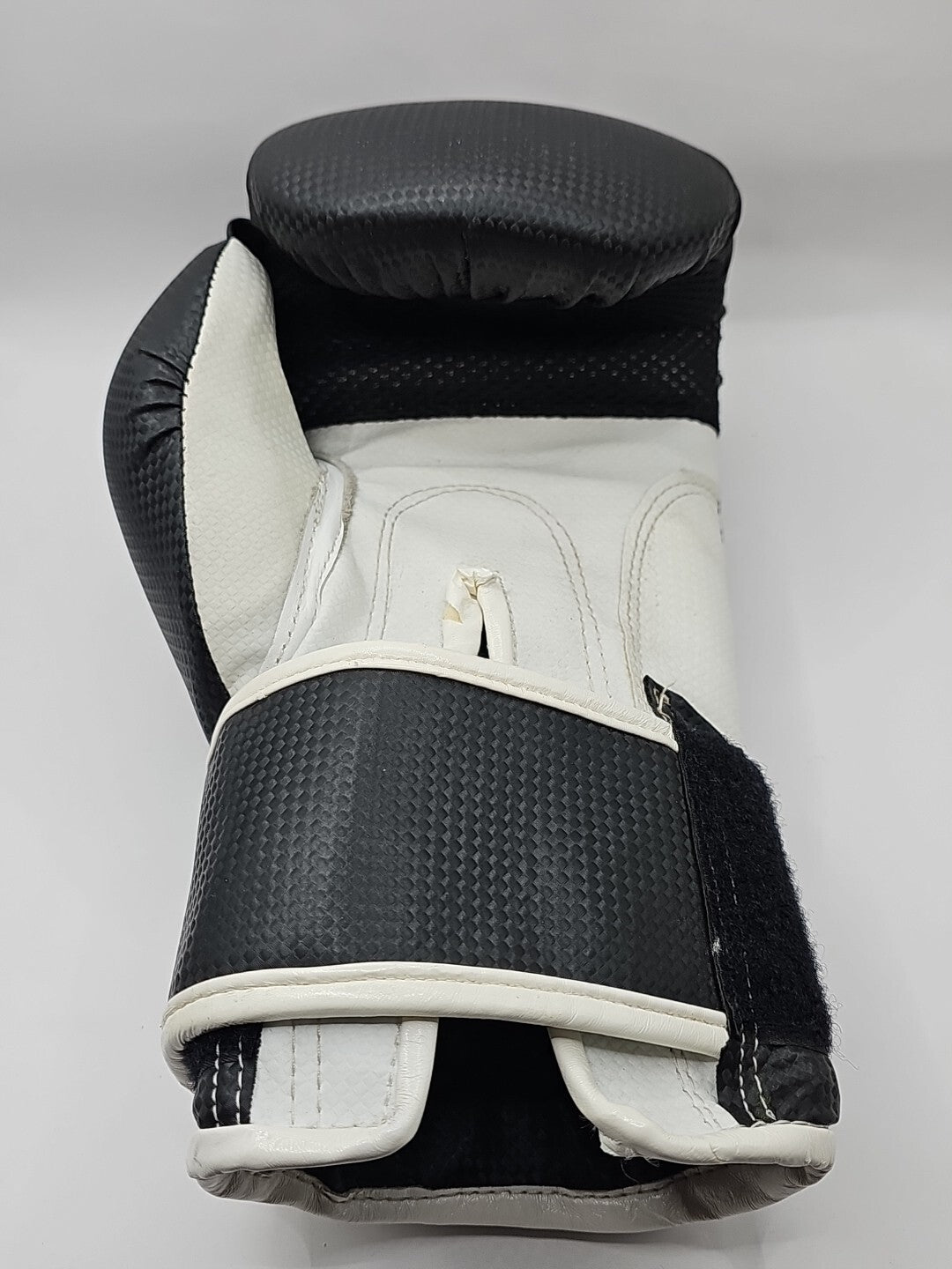 product photo (Image 4) — Preowned