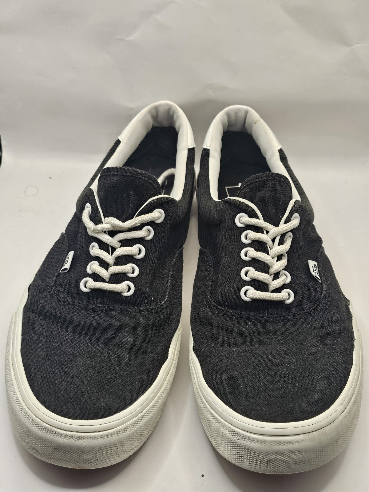 Vans Black/White Classic Lace Up Shoes Size 13 Us Casual Wear Skate shoe profile (Image 1) — Second-Hand