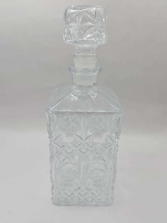 Vintage Clear Glass Design Whiskey Decanter With Round Topper cap/hat front (Image 1) — Second-Hand