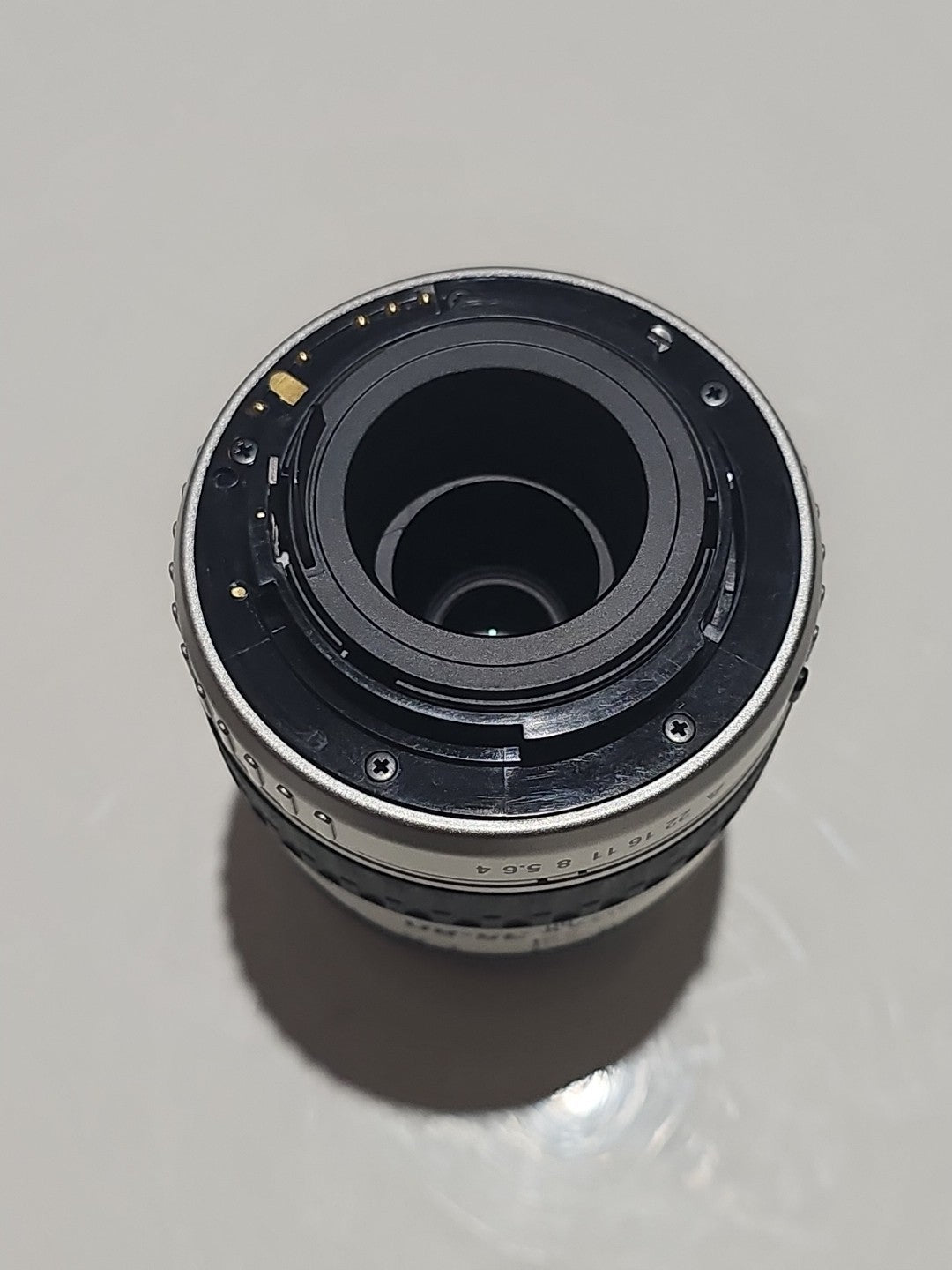lens front (Image 5) — Preowned