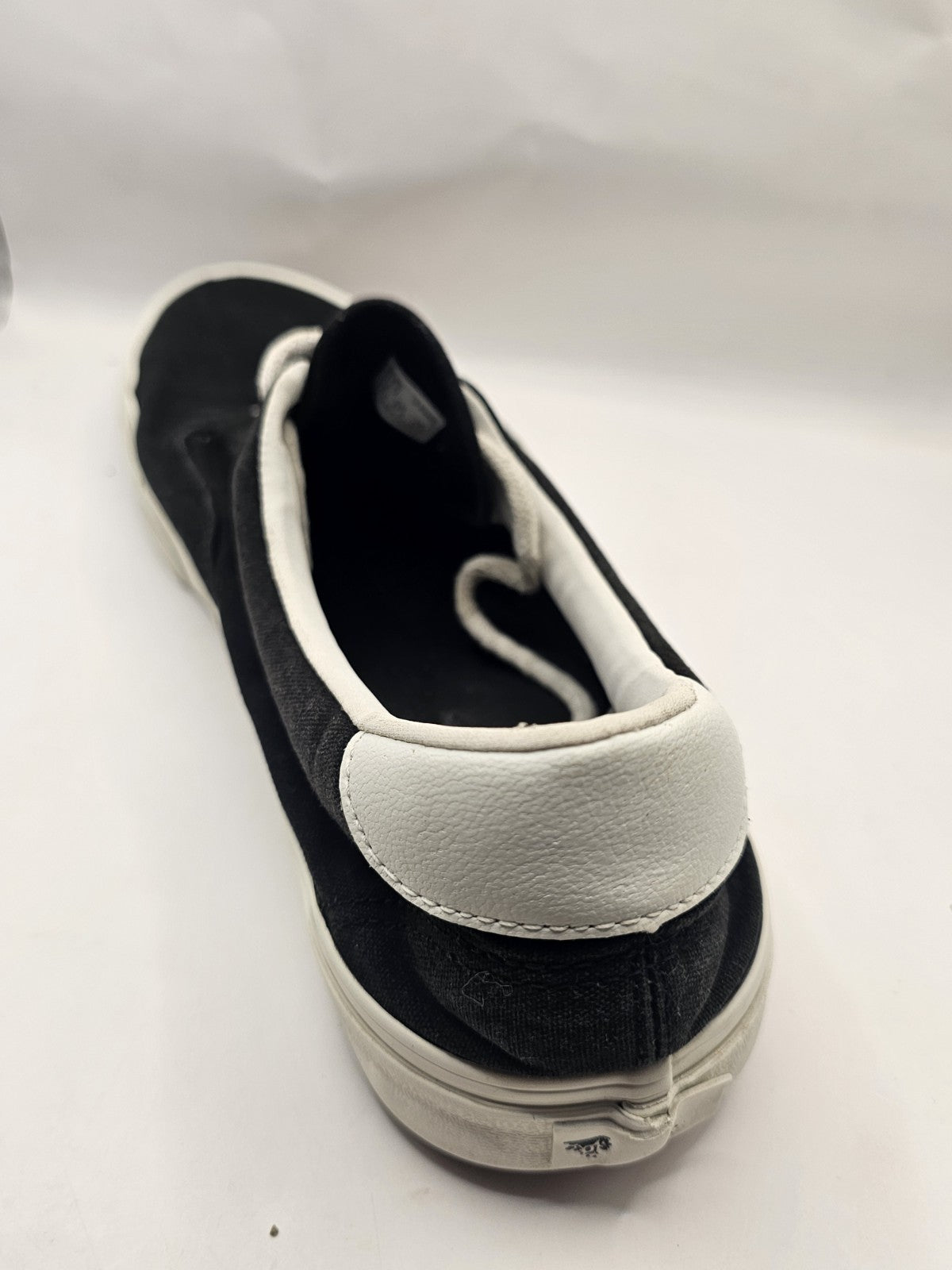 shoe profile (Image 7) — Preowned