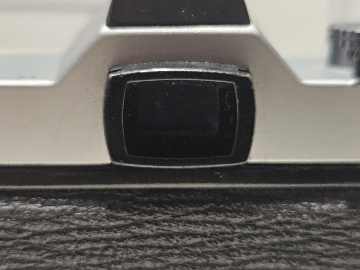 device front (Image 10) — Preowned