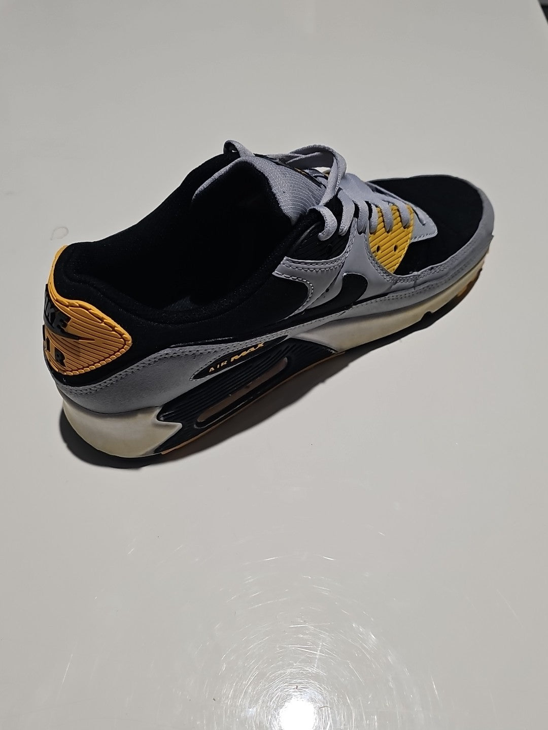 cap/hat front (Image 5) — Preowned