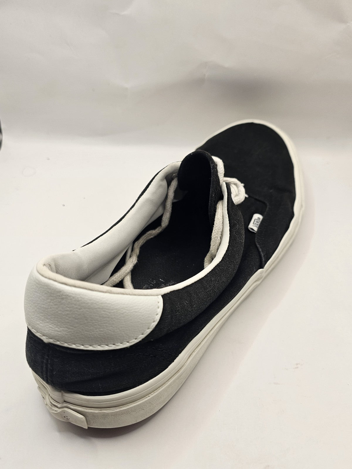 shoe profile (Image 8) — Preowned