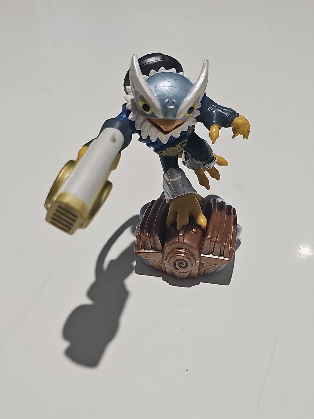 Skylanders Superchargers Hurricane Jet-Vac Flying Ace Figure cap/hat front (Image 1) — Second-Hand