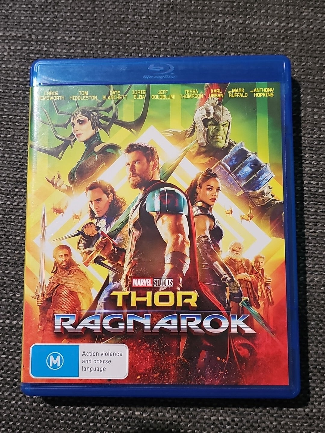 Thor-Ragnarok (Blu-ray, 2017) Blu-Ray case (Image 1) — Second-Hand
