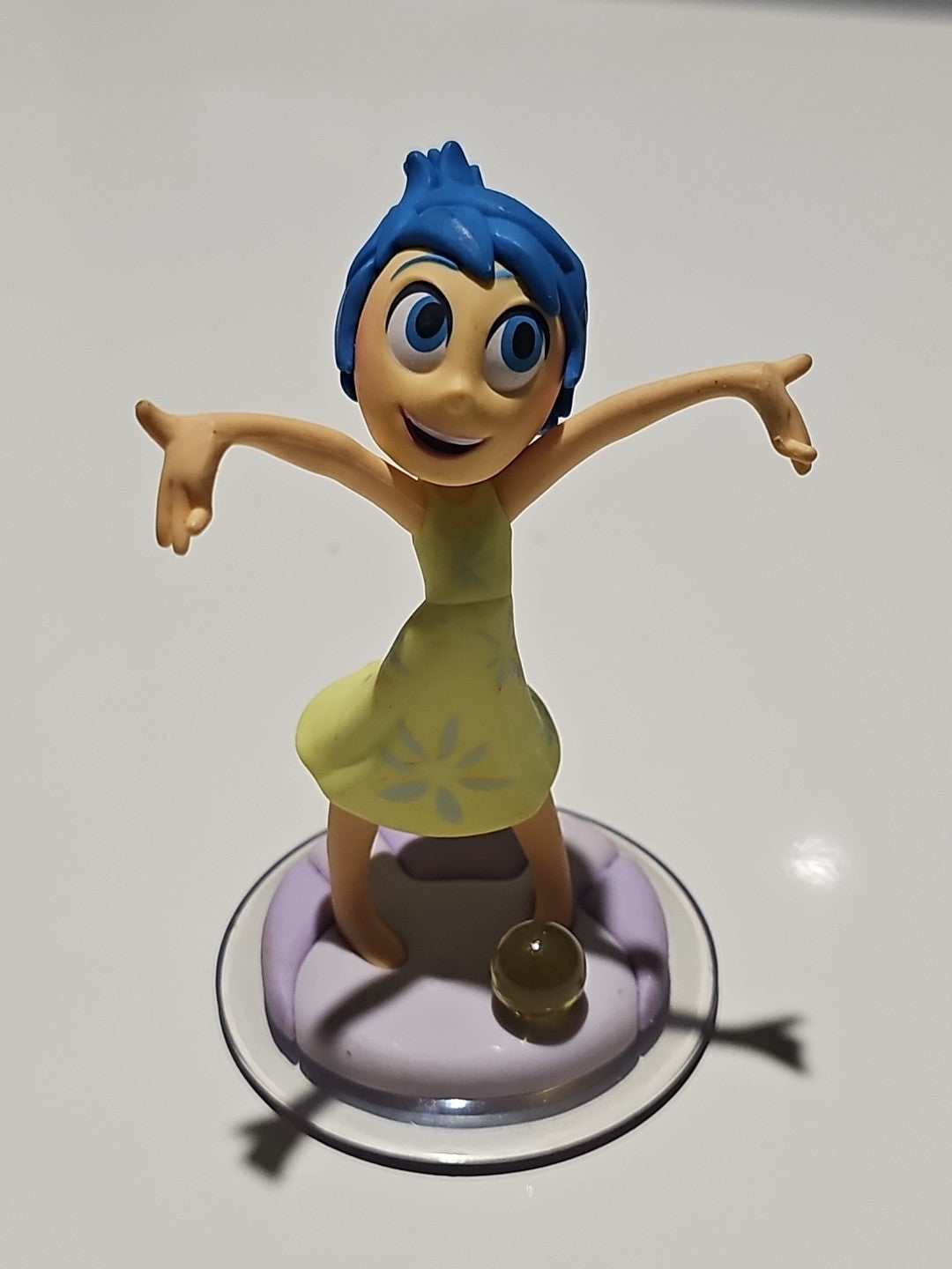 Disney Infinity Inside Out Joy 3.0 (1000216) cap/hat front (Image 1) — Second-Hand