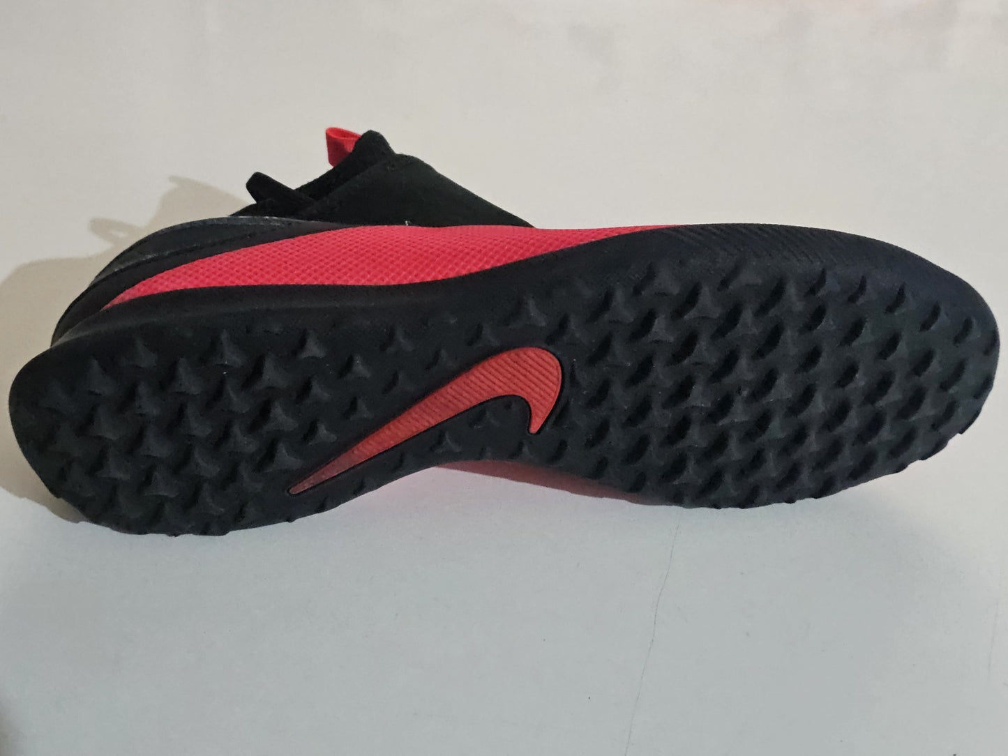 shoe profile (Image 9) — Preowned