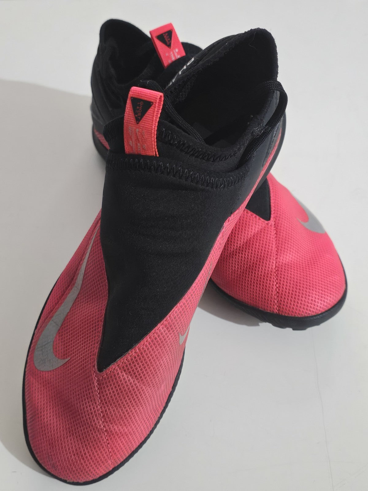 shoe profile (Image 2) — Preowned