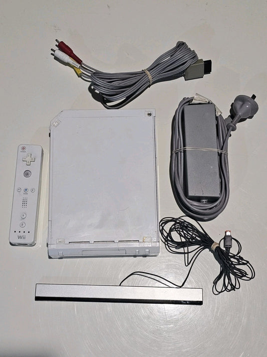 HDMI Nintendo Wii Console Bundle Tested Working With Remote And Cables WII cover photo (Image 1) — Second-Hand
