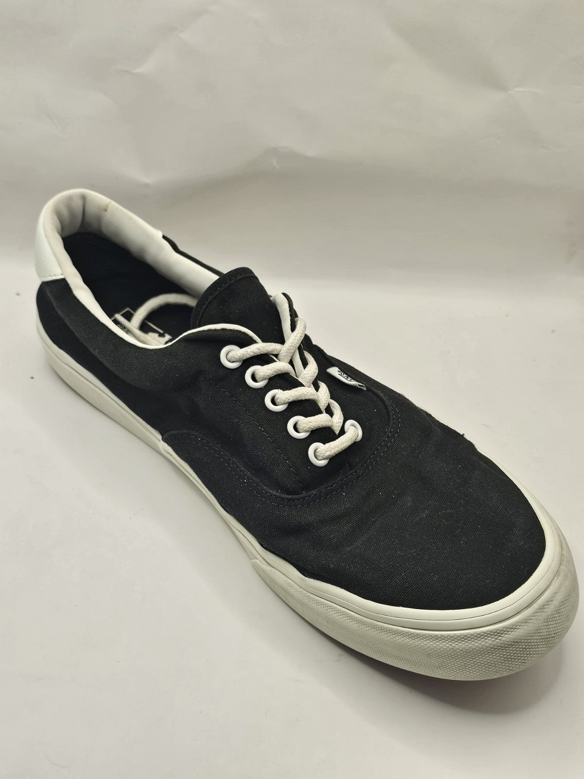 shoe profile (Image 2) — Preowned