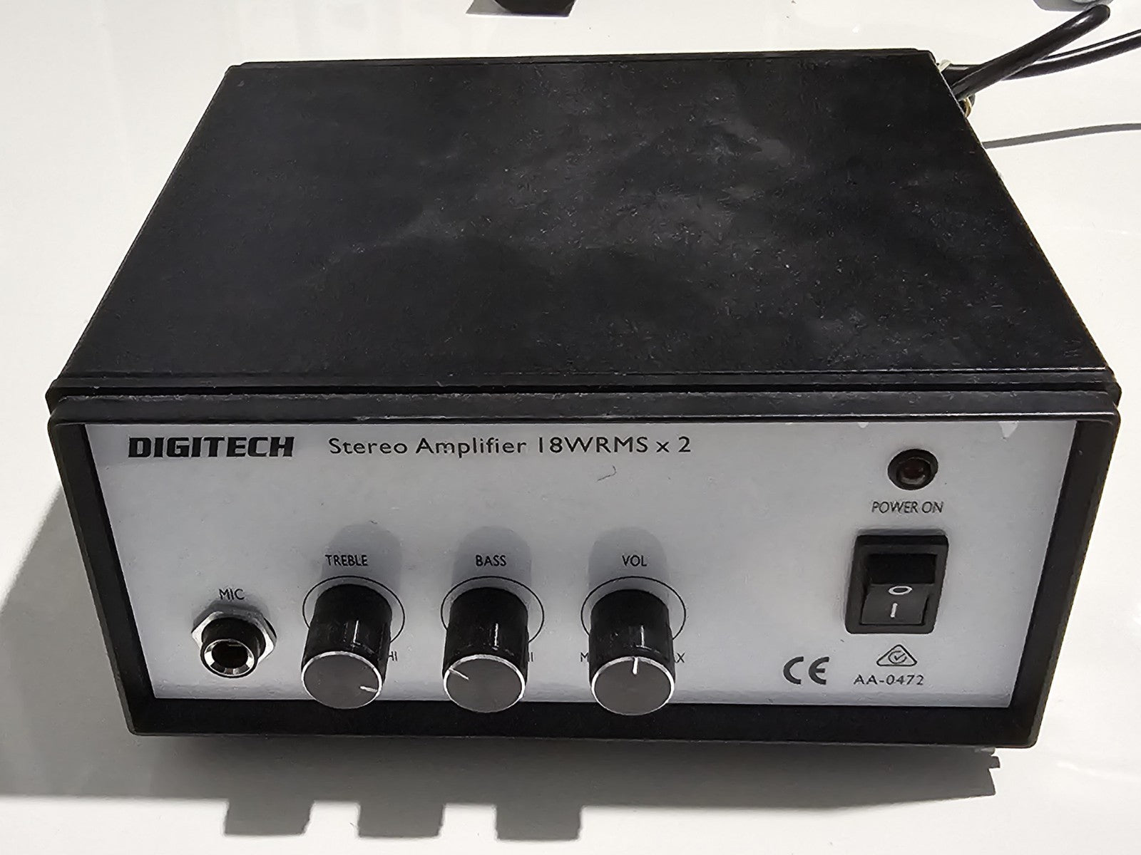 DIGITECH Stereo Amplifier 18W RMS x2 AA-0472 Microphone Input telephone (Image 1) — Second-Hand