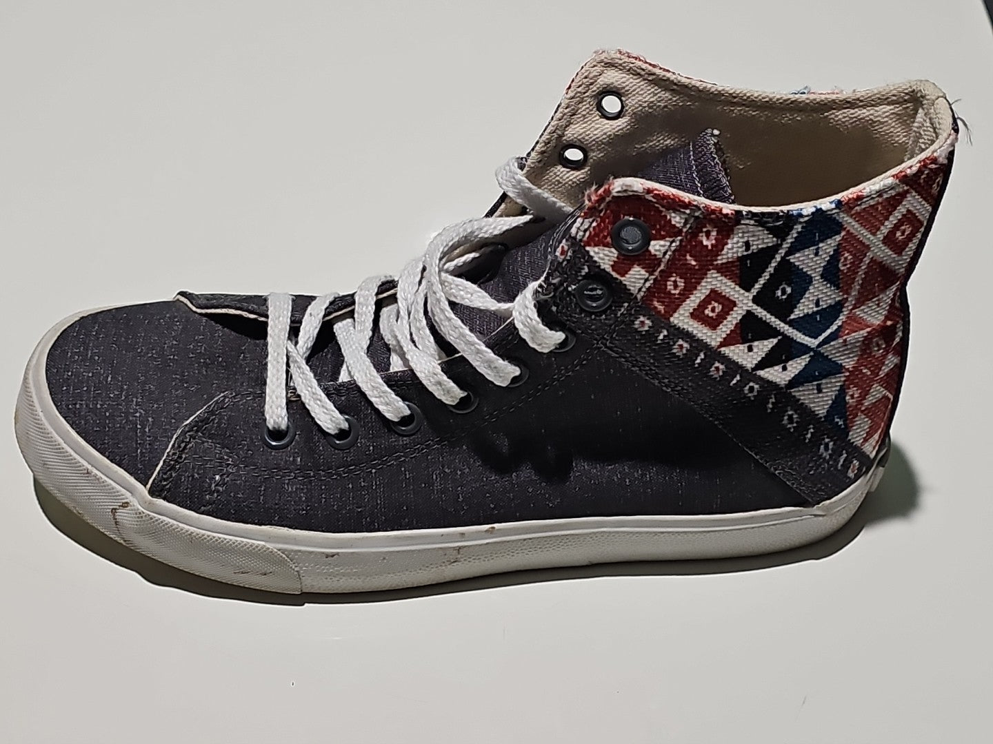 cap/hat front (Image 4) — Preowned