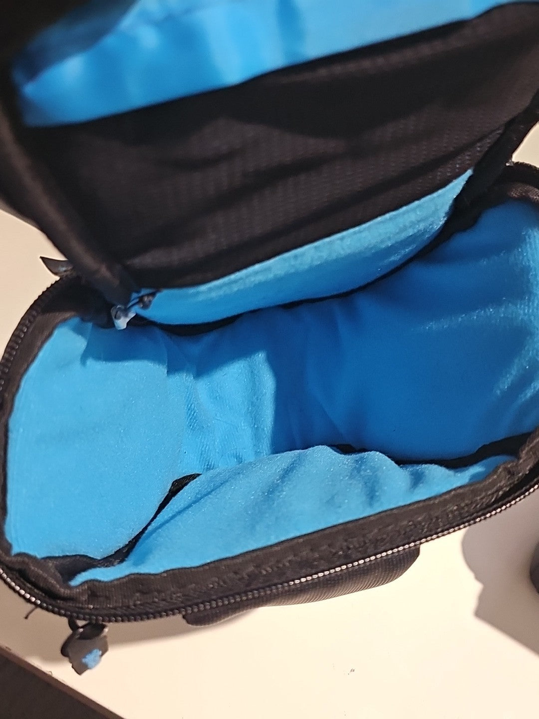 device front (Image 17) — Preowned