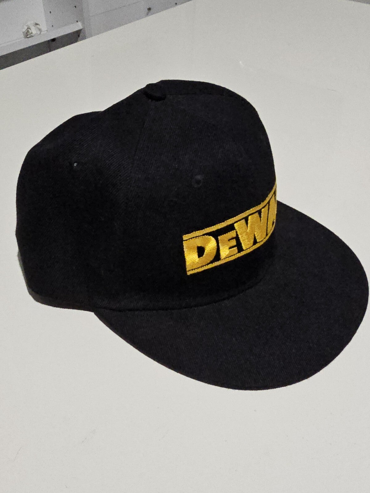 cap/hat front (Image 3) — Preowned