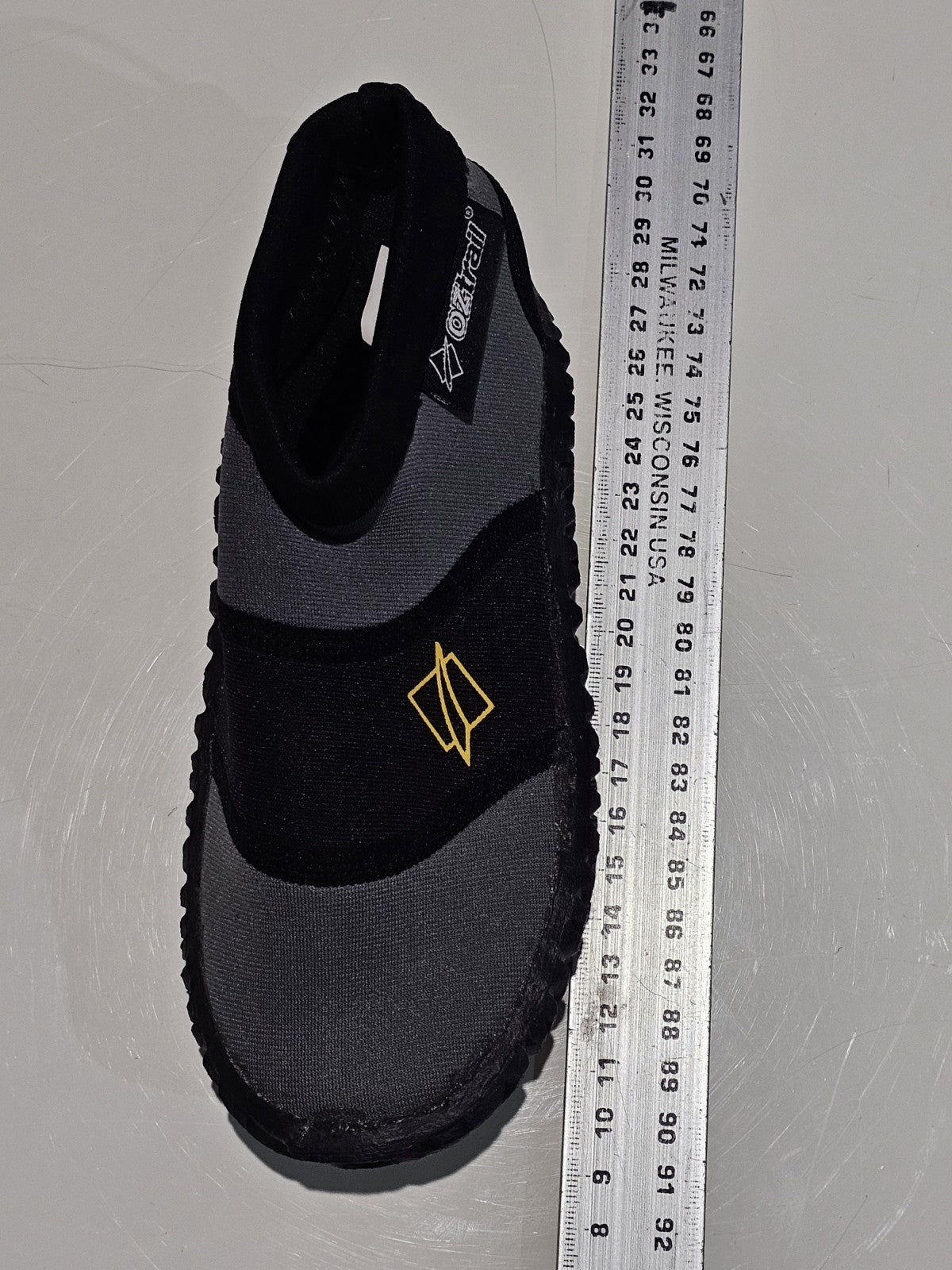 shoe profile (Image 4) — Preowned