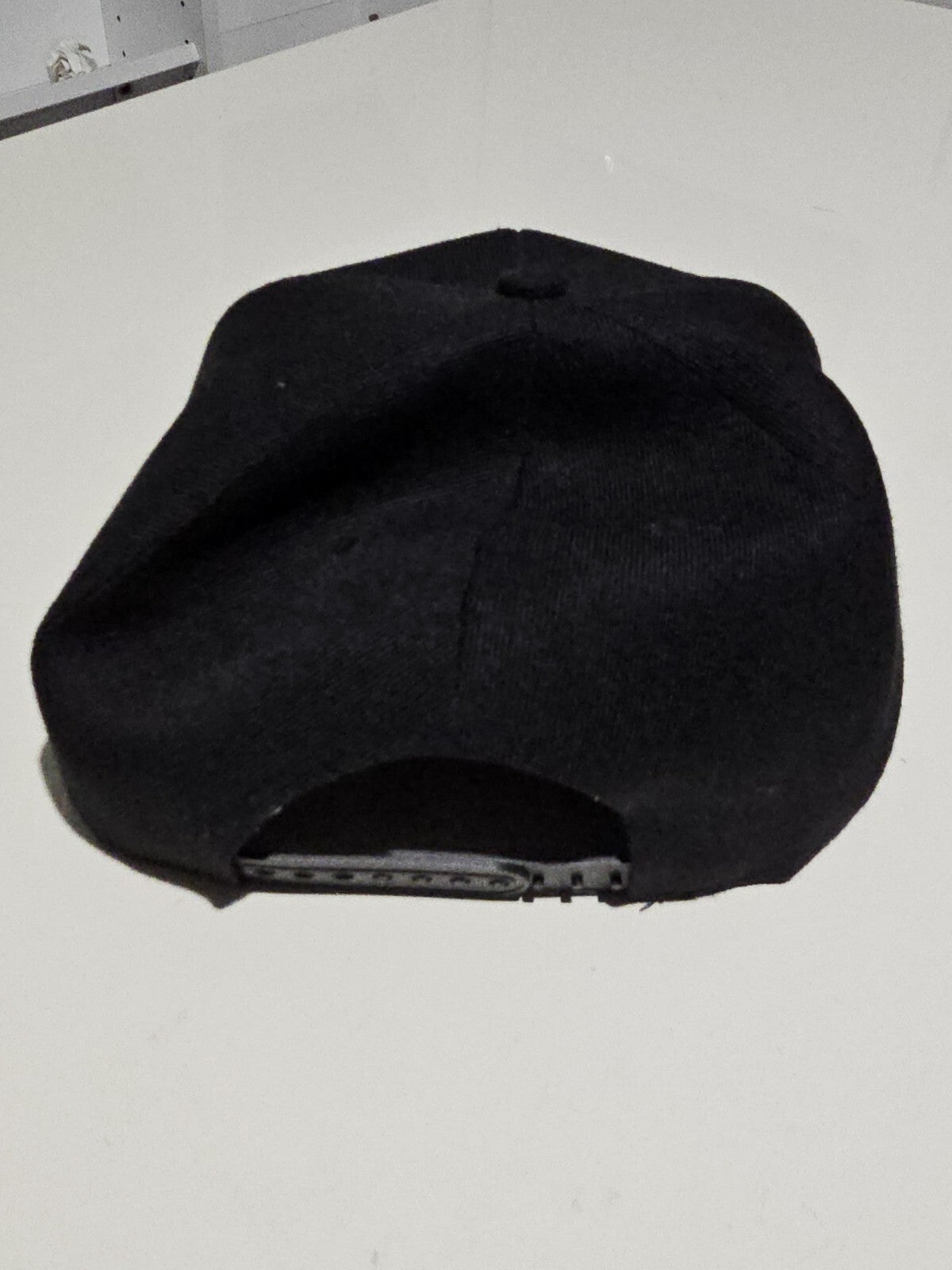 cap/hat front (Image 4) — Preowned