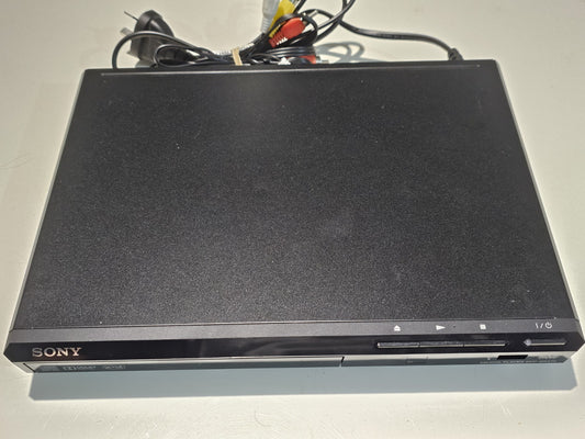 Sony DVP-SR370 CD/DVD Player USB Slimline | Black Dvd case (Image 1) — Second-Hand