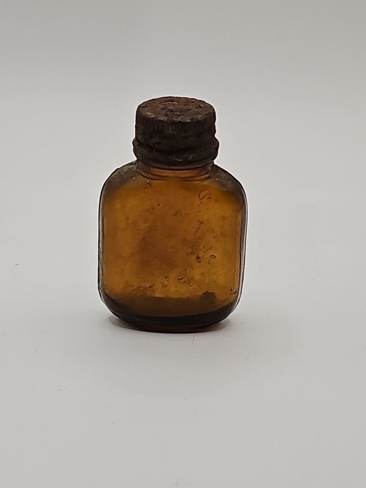Antique Amber Pill Bottle product photo (Image 1) — Second-Hand
