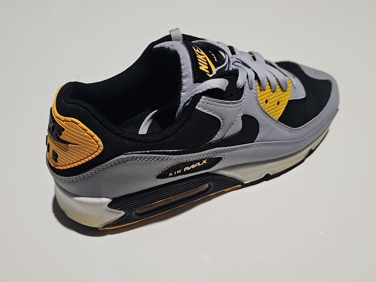 cap/hat front (Image 10) — Preowned