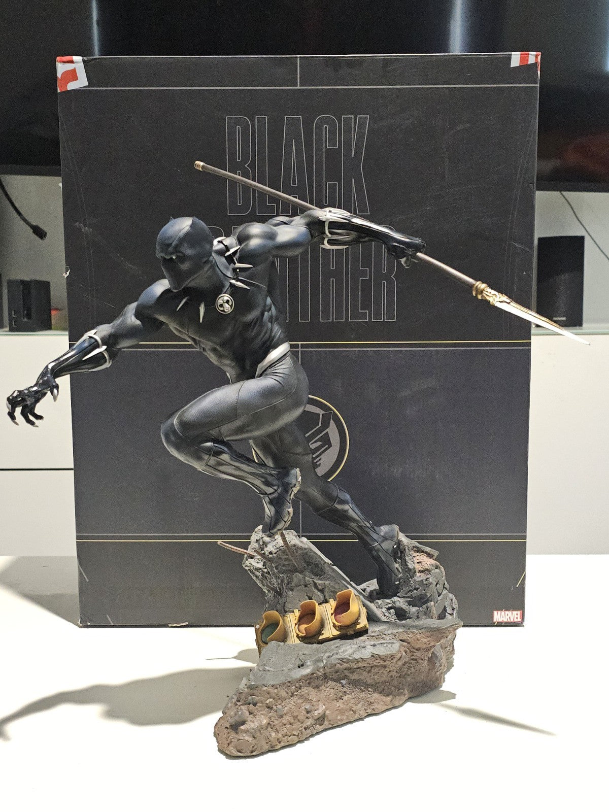 Sideshow 1/5 Black Panther Statue Figure Resin Model Collectible 565/1000 Rare cap/hat front (Image 1) — Second-Hand