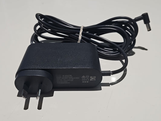 Htc TC NE30W-AU 12V 2.5A Charger Transformer adapter (Image 1) — Second-Hand