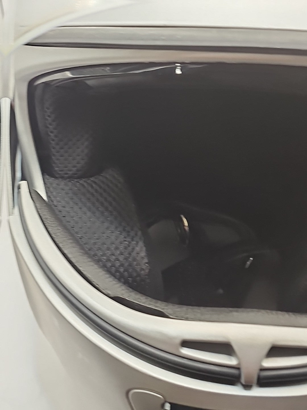 cap/hat front (Image 5) — Preowned