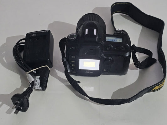 Nikon Coolpix D50 Digital Camera 6.1MP + DX 18-55mm Lens + Charger & SD - Works device front (Image 1) — Second-Hand