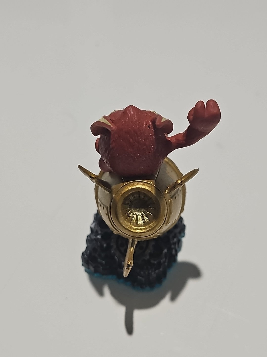 figure front (Image 4) — Preowned