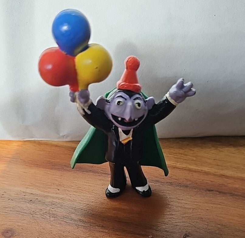 figure front (Image 5) — Preowned