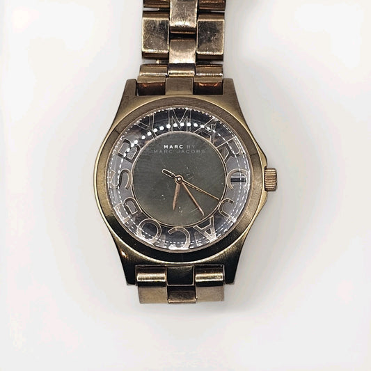 Marc Jacobs Henry Champagne Dial Gold Tone Stainless Steel Women's Watch cap/hat front (Image 1) — Second-Hand