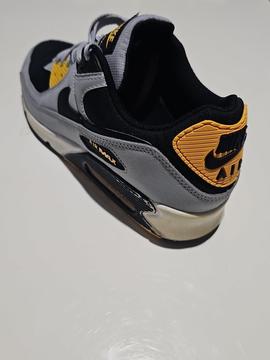 cap/hat front (Image 4) — Preowned