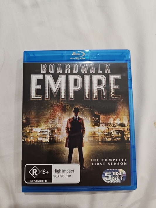 BOARDWALK EMPIRE Season One (Blu-ray, 2012) DRAMA Steve Buscemi Blu-Ray case (Image 1) — Second-Hand