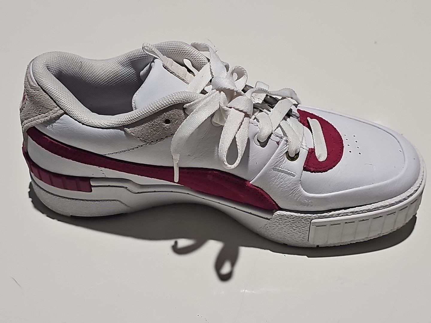 shoe profile (Image 2) — Preowned