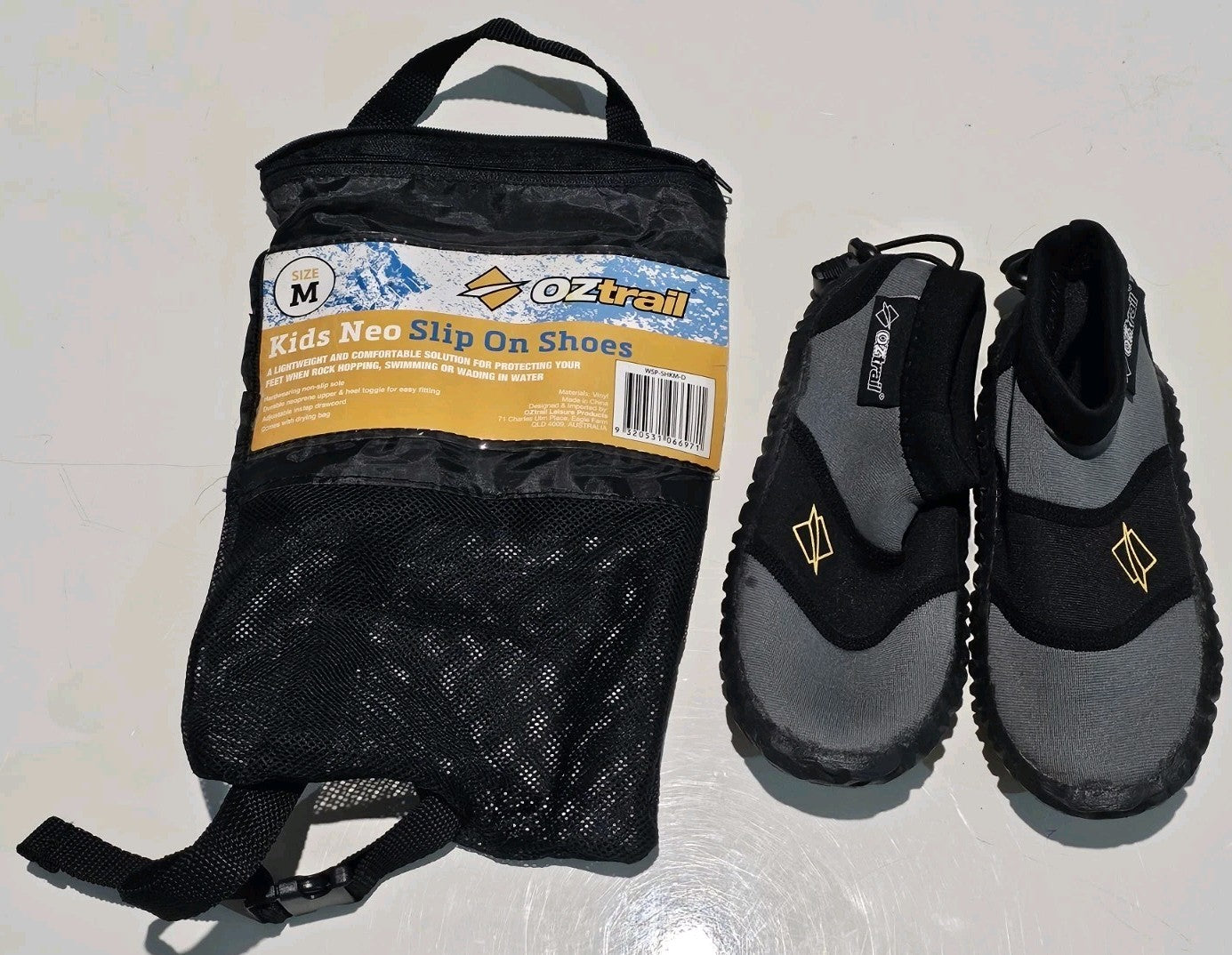 Oztrail Kids Neon Reef Walkers Slip On Shoes Size Medium shoe profile (Image 1) — Second-Hand