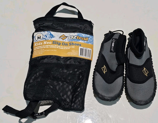 Oztrail Kids Neon Reef Walkers Slip On Shoes Size Medium shoe profile (Image 1) — Second-Hand