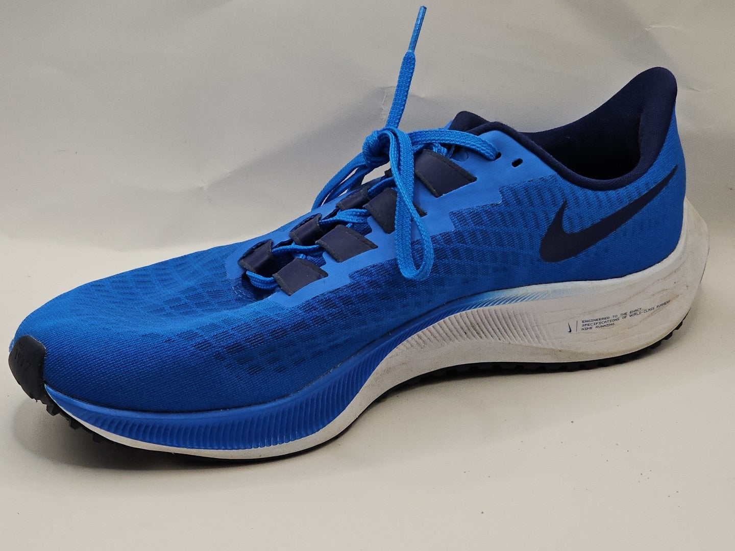 shoe profile (Image 8) — Preowned