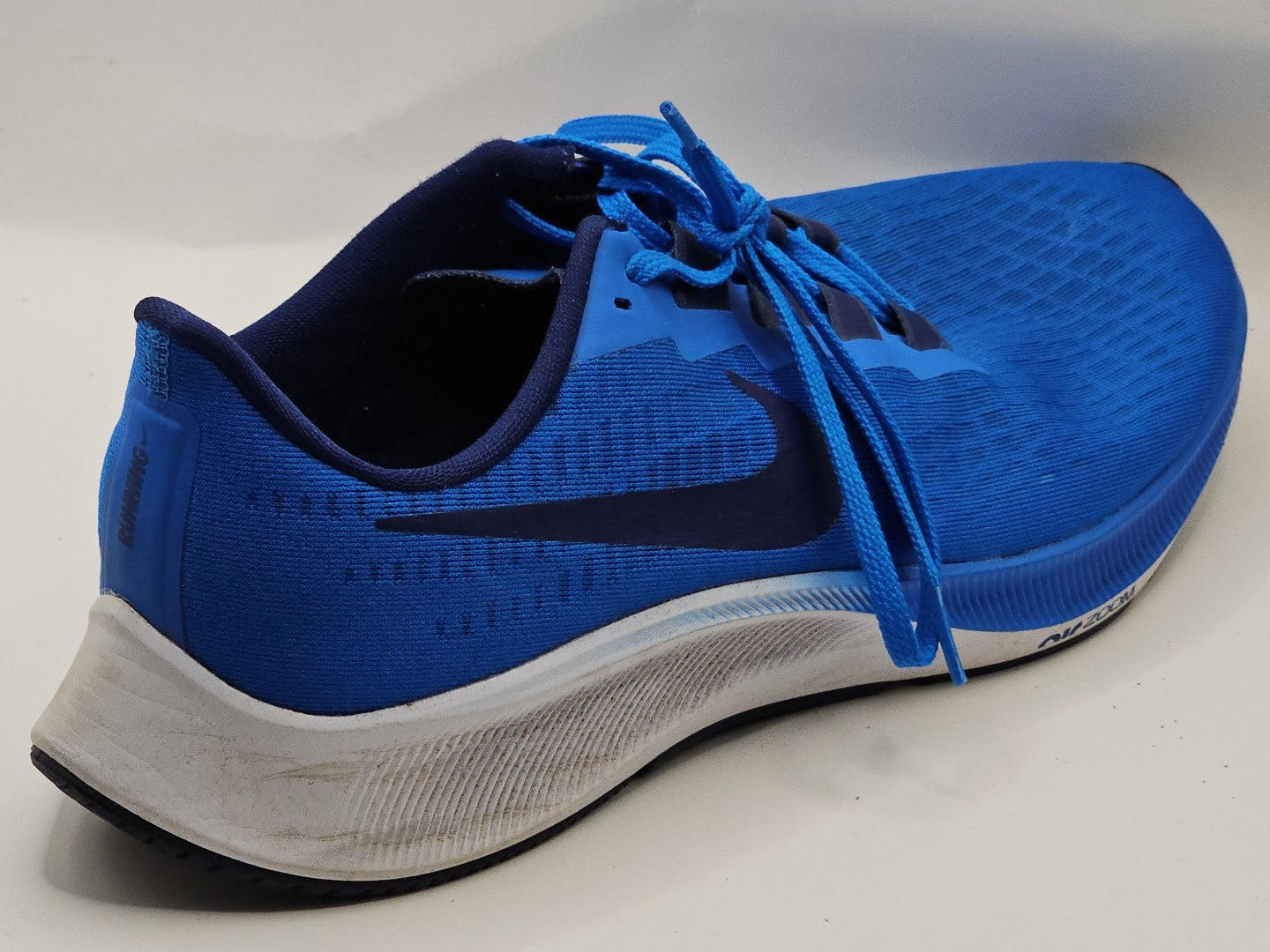 shoe profile (Image 9) — Preowned