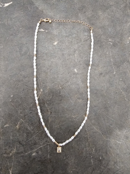 Gold Chain Necklace Pearl With Jewel Charm 50Cm product photo (Image 1) — Second-Hand