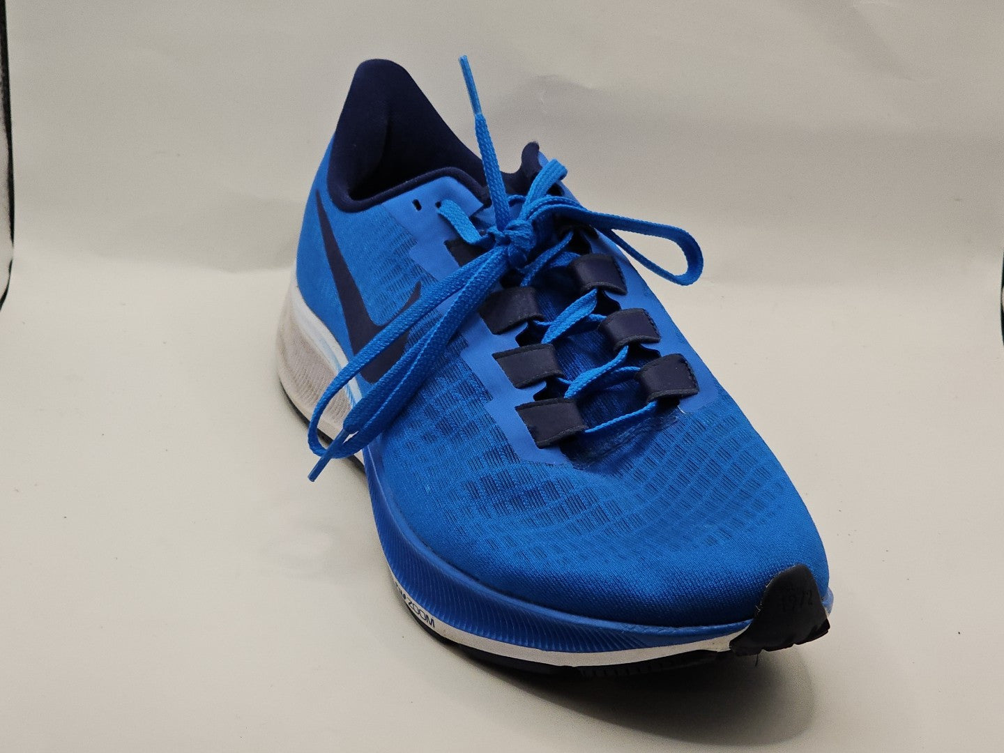 shoe profile (Image 7) — Preowned