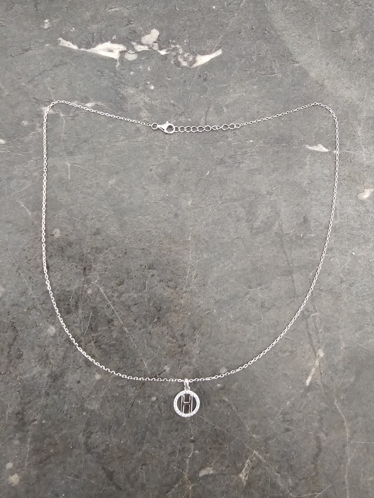 Silver H Pendant Necklace with High-quality Fine Chain product photo (Image 1) — Second-Hand