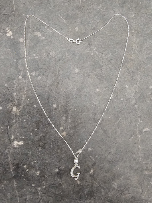 Sterling Silver 925 Marked G Pendant With Sparkly Stone 45 Cm cap/hat front (Image 1) — Second-Hand